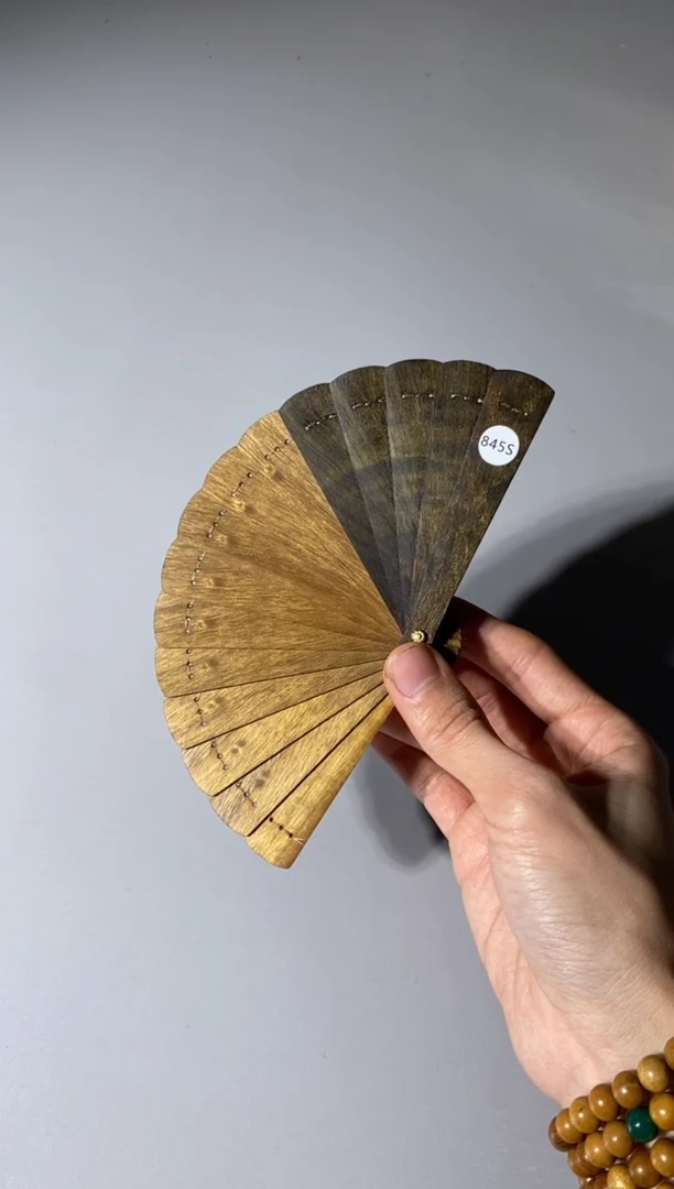 【闪购商品】金丝楠木雕845号10cm金丝楠木小叶桢楠掌中扇