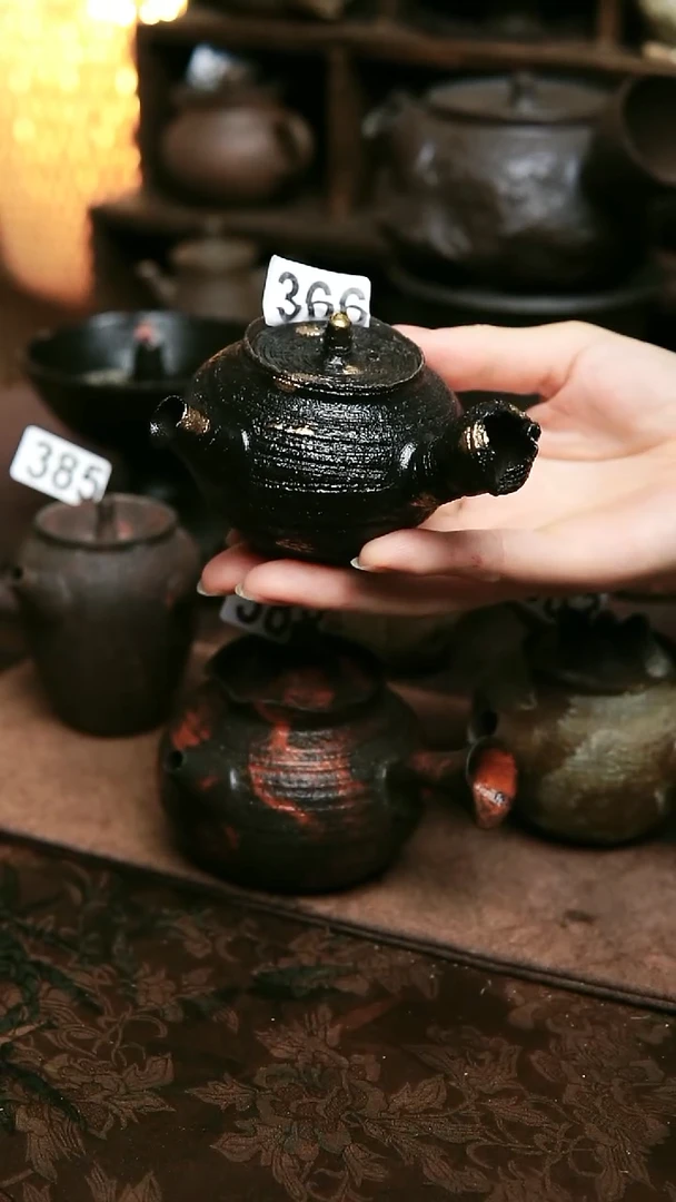 紫砂全手工撒金侧把茶壶125毫升左右