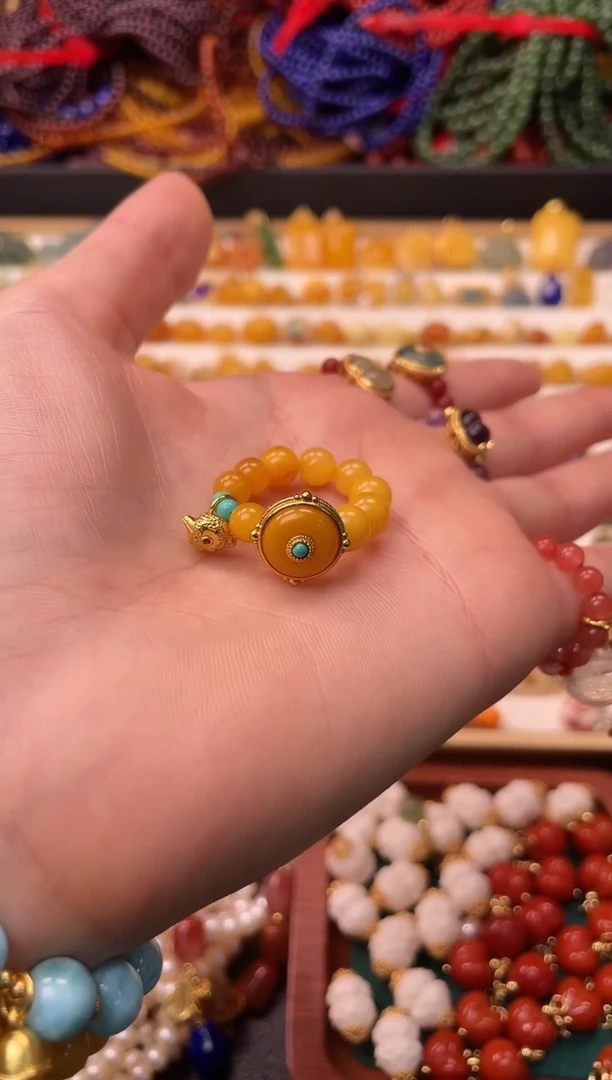 裸石蜜蜡未镶嵌蜜蜡戒指一个装