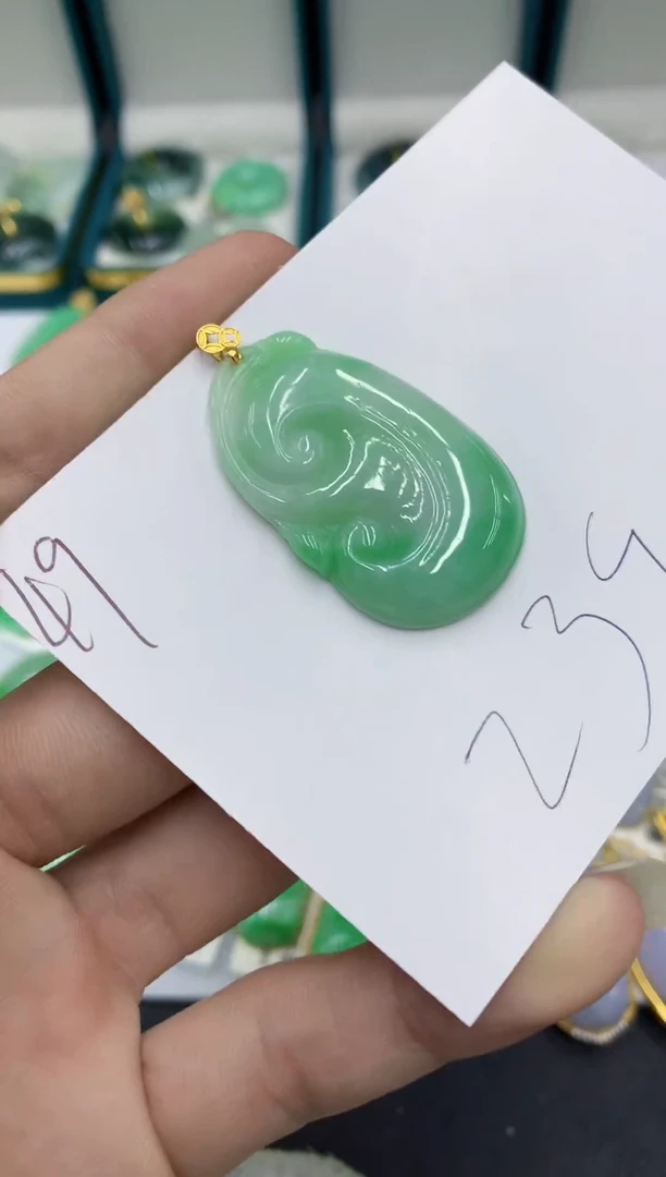 【闪购商品】翡翠颈饰18K金镶嵌翡翠
