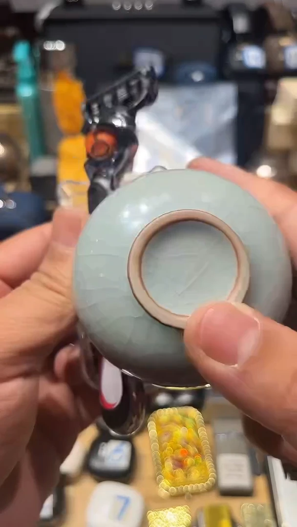 瓷片闪购商品 如图所示