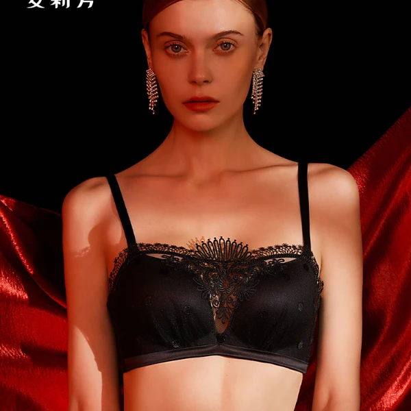 【轻柔杯买一送一】安莉芳内衣女性感蕾丝大胸显小文胸EB00431-302