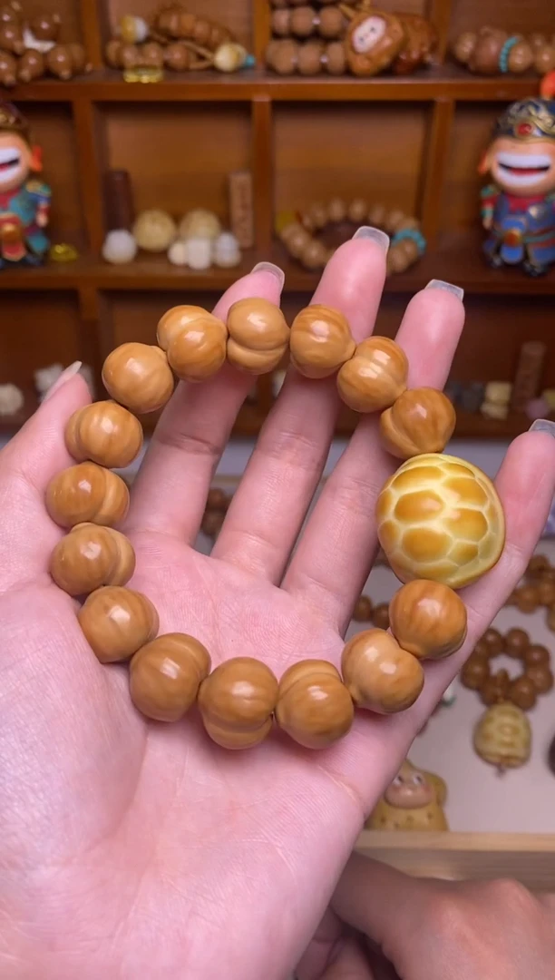 把件猴头核桃全品无暇屁桃＋大富甲手串