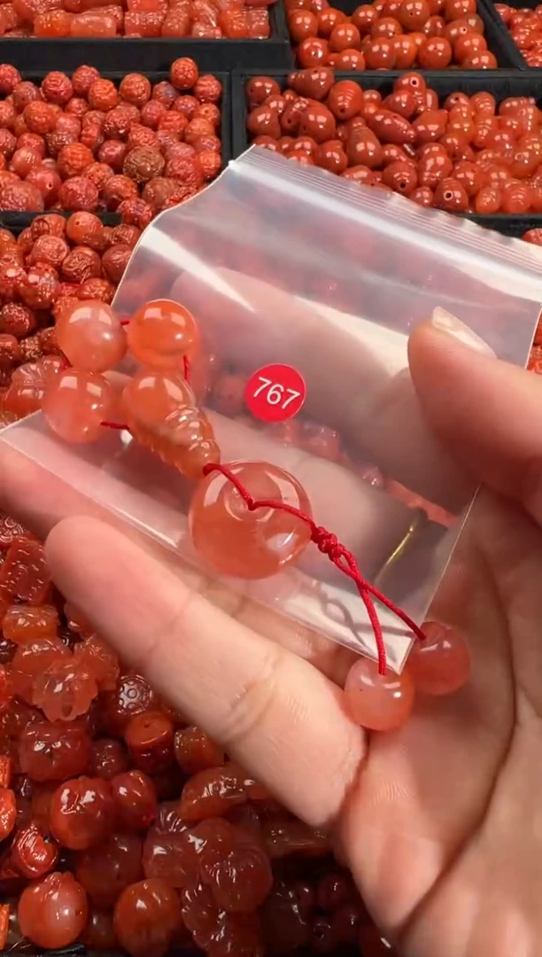 颈饰未镶嵌南红玛瑙1