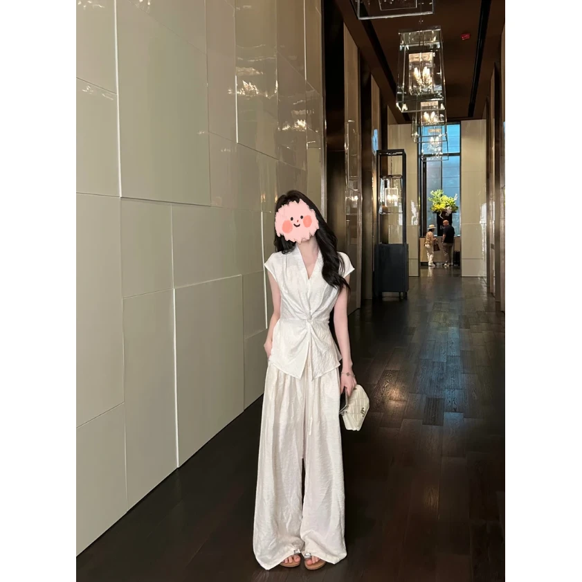 【霁光织羽】2025夏季法式设计感扭结上衣百搭显瘦阔腿休闲裤两件套