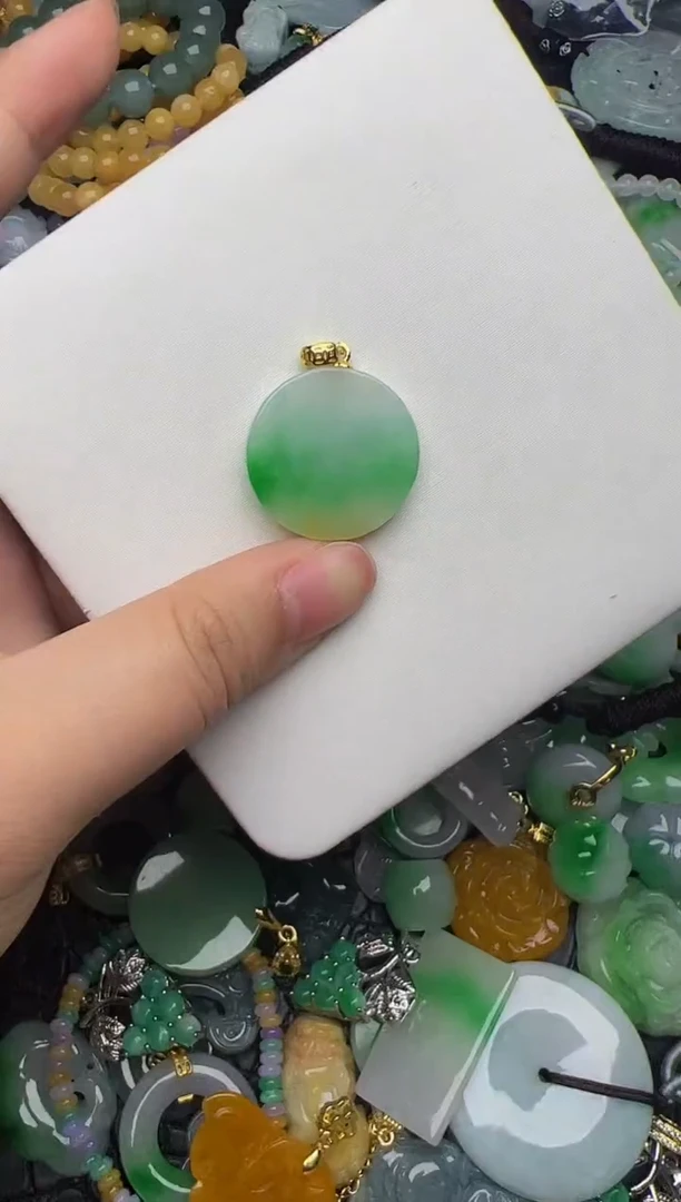 翡翠未镶嵌颈饰天然缅甸翡翠吊坠