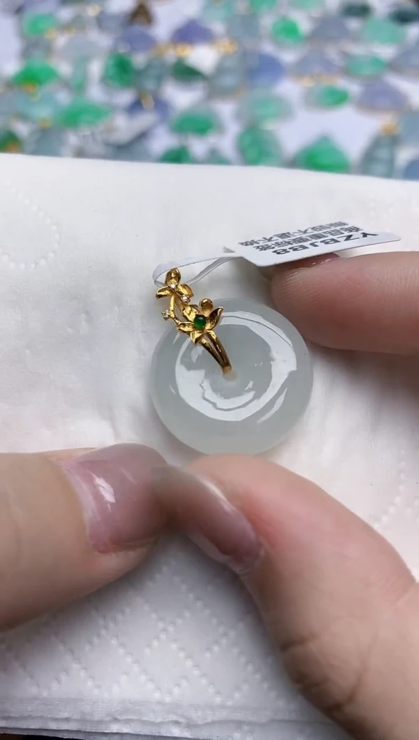 【闪购商品】翡翠颈饰18K金镶嵌天然翡翠A货