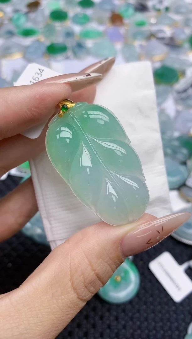 翡翠18K金镶嵌颈饰448   天然翡翠A货