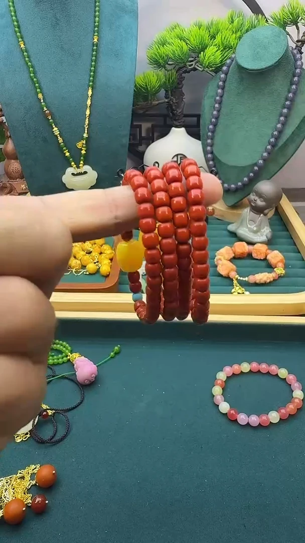 14K金镶嵌蜜蜡手链QW42