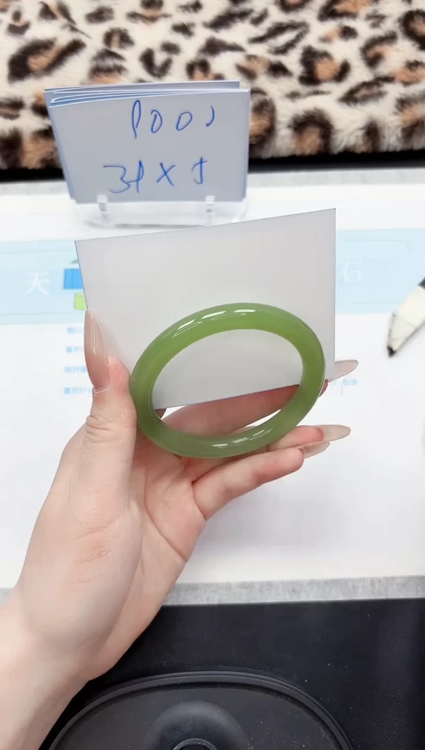 【闪购商品】石英质玉手镯未镶嵌124-56