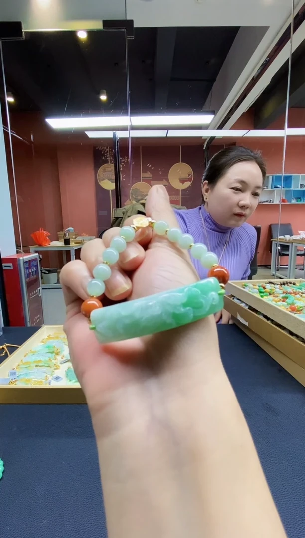 颈饰未镶嵌翡翠手牌