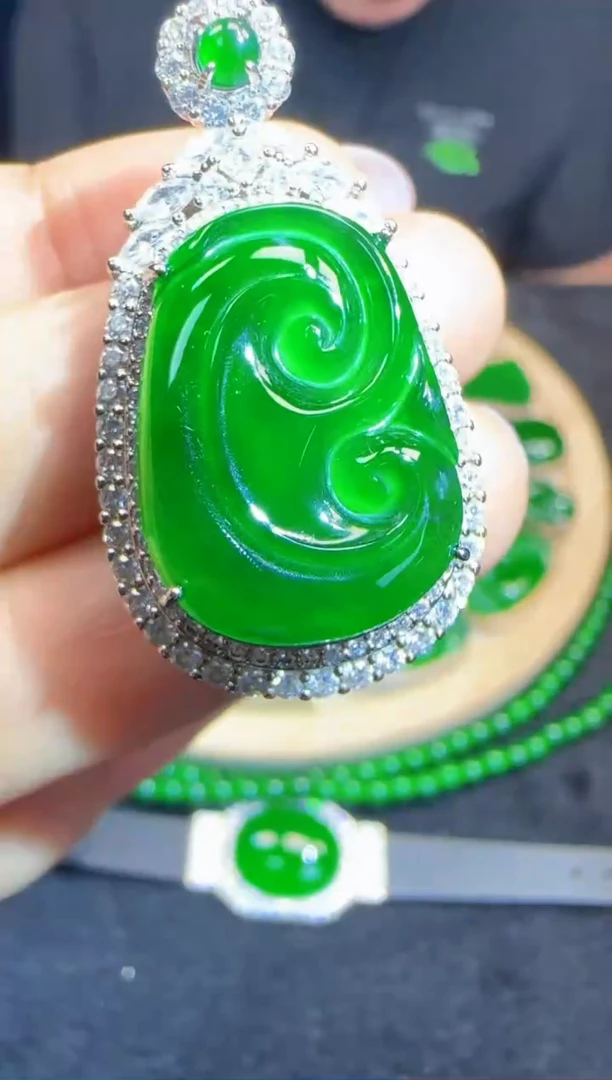 未镶嵌定制翡翠翡翠吊坠23