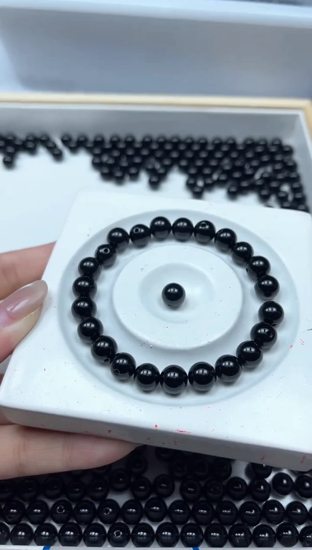 玛瑙/玉髓散珠未镶嵌B351 黑玛瑙8mm50个15元