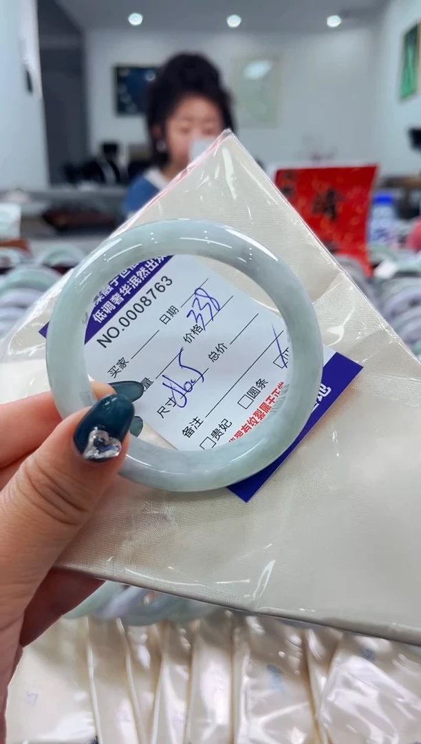 翡翠手镯未镶嵌天然缅甸A货翡翠