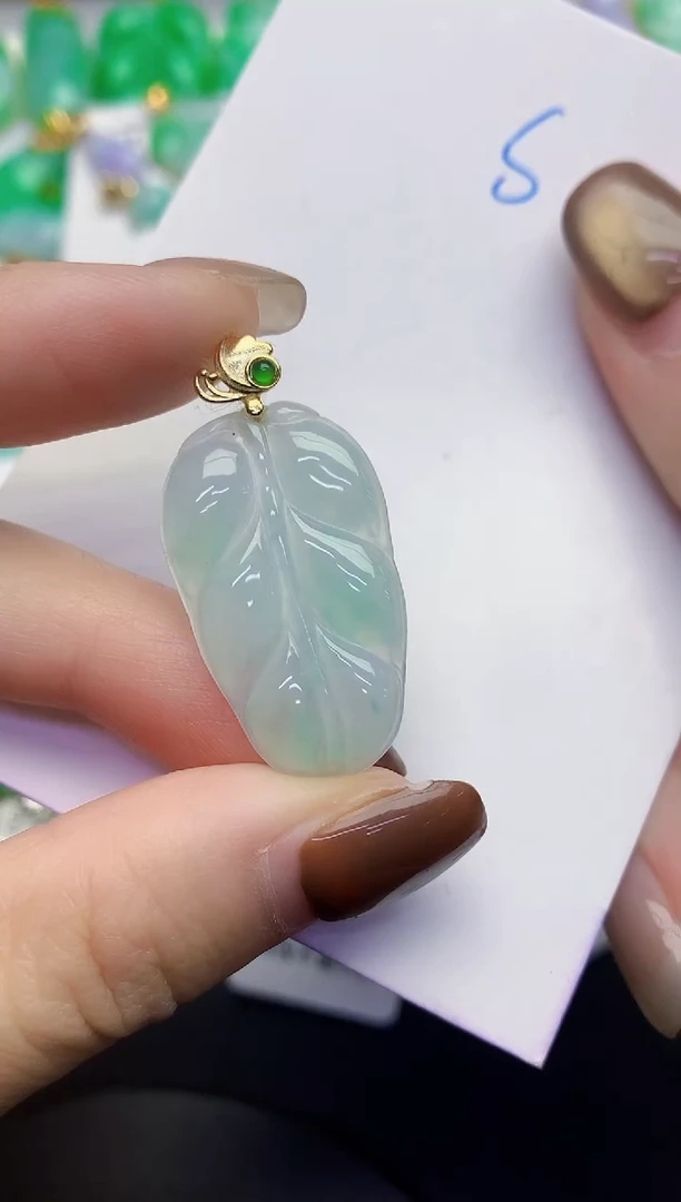 颈饰未镶嵌翡翠缅甸天然翡翠A货