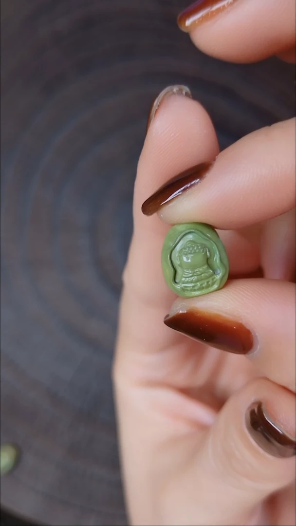 未镶嵌绿松石颈饰吊坠