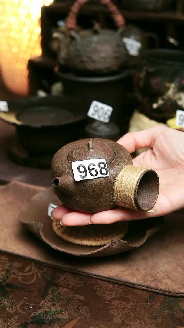 968号紫砂全手工侧把茶壶140毫升