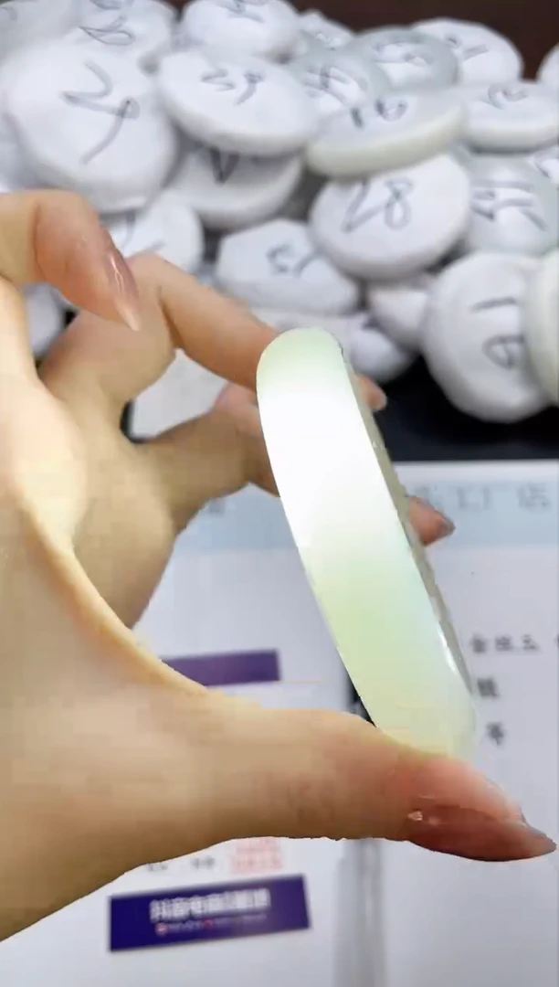 石英质玉手镯未镶嵌D265-59