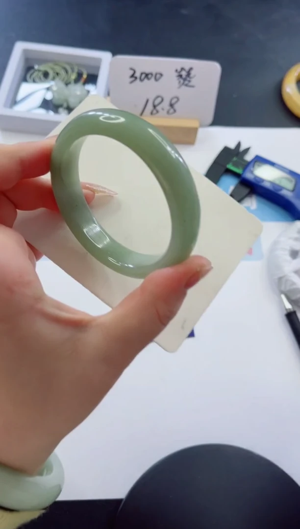 未镶嵌手镯石英质玉多样性发货A28