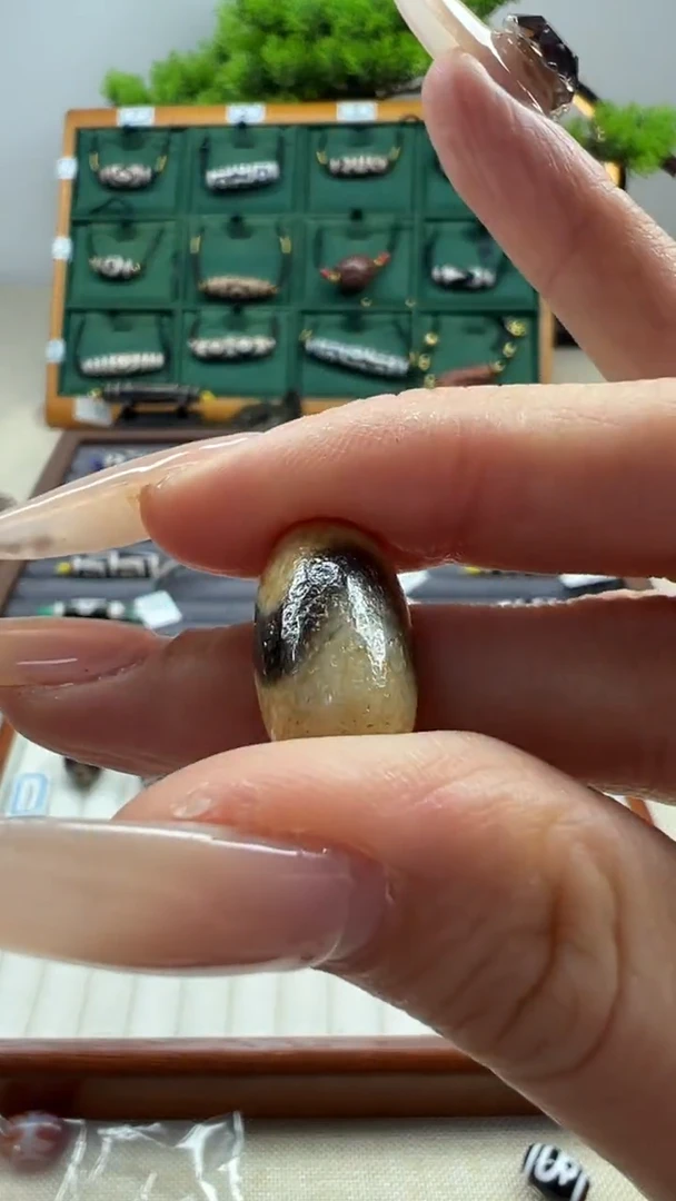 玛瑙/玉髓（覆膜）颈饰未镶嵌83.（微瑕随机发货）