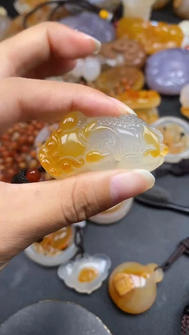 未镶嵌1玛瑙/玉髓国****总ll