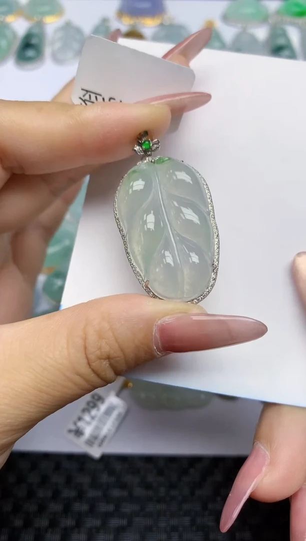【闪购商品】翡翠颈饰18K金镶嵌天然A货翡翠 128