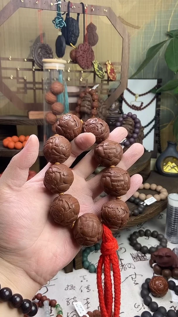 泥塑小****7丹霞红麝合香9颗大手持
