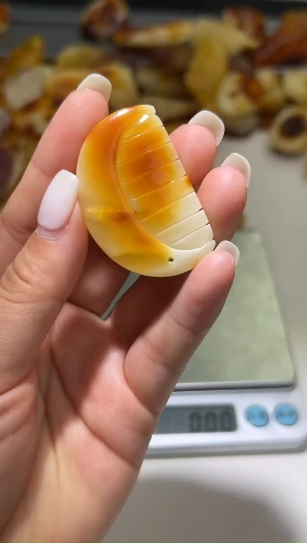 裸石琥珀未镶嵌琥珀蜜蜡吊坠