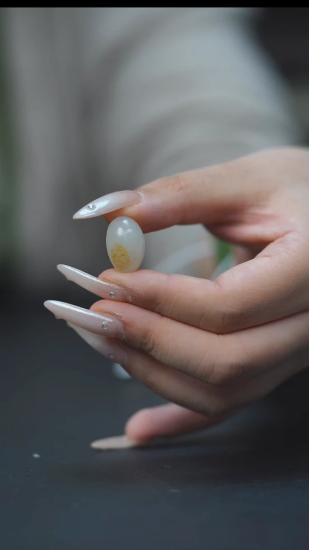 颈饰未镶嵌和田玉（籽)白玉蛋面  HE50321