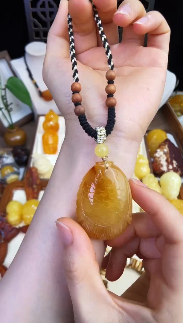 未镶嵌琥珀珠宝奇石柒月
