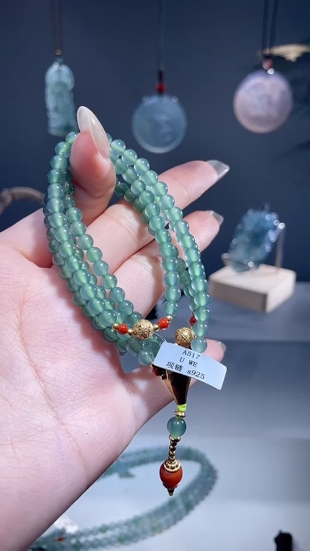 颈饰未镶嵌翡翠黄财神