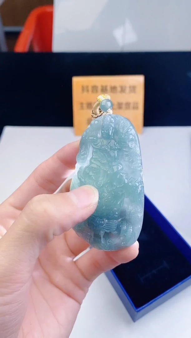 颈饰未镶嵌翡翠`