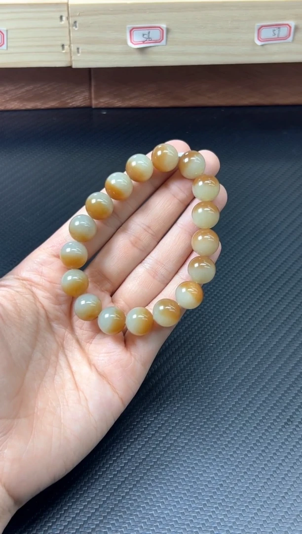 未镶嵌手串和田玉若羌微色差卡12m