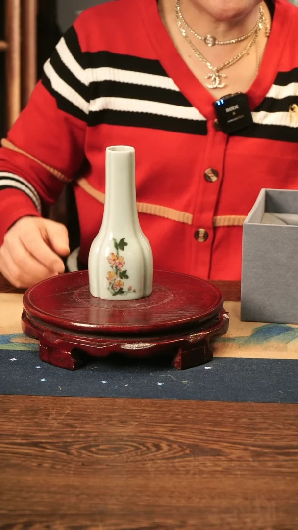 【闪购商品】釉中彩 有花画 直口瓶