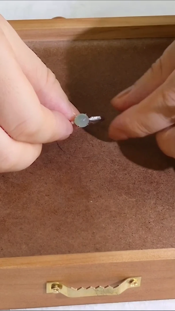 翡翠戒指银S925镶嵌小翡翠蛋面戒指