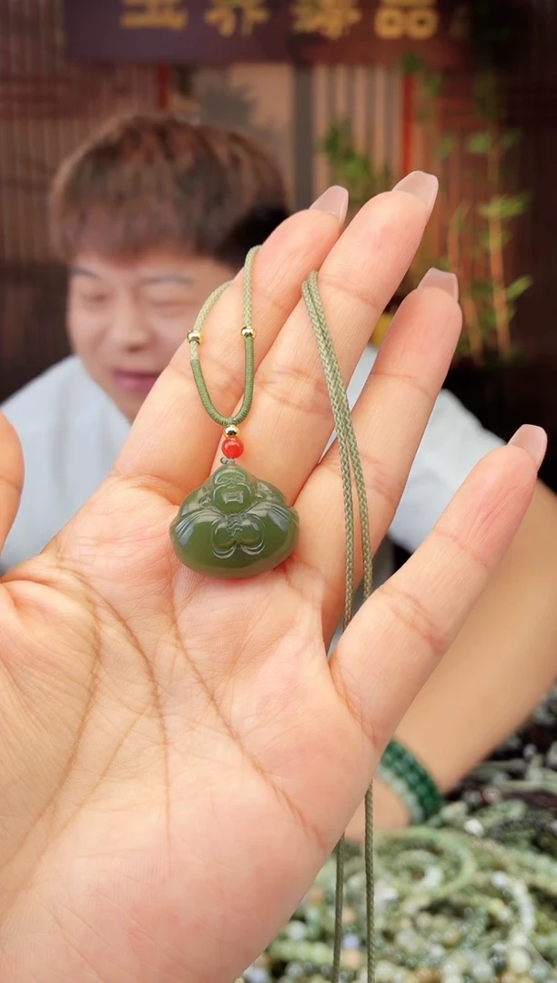 和田玉未镶嵌颈饰拍一发一