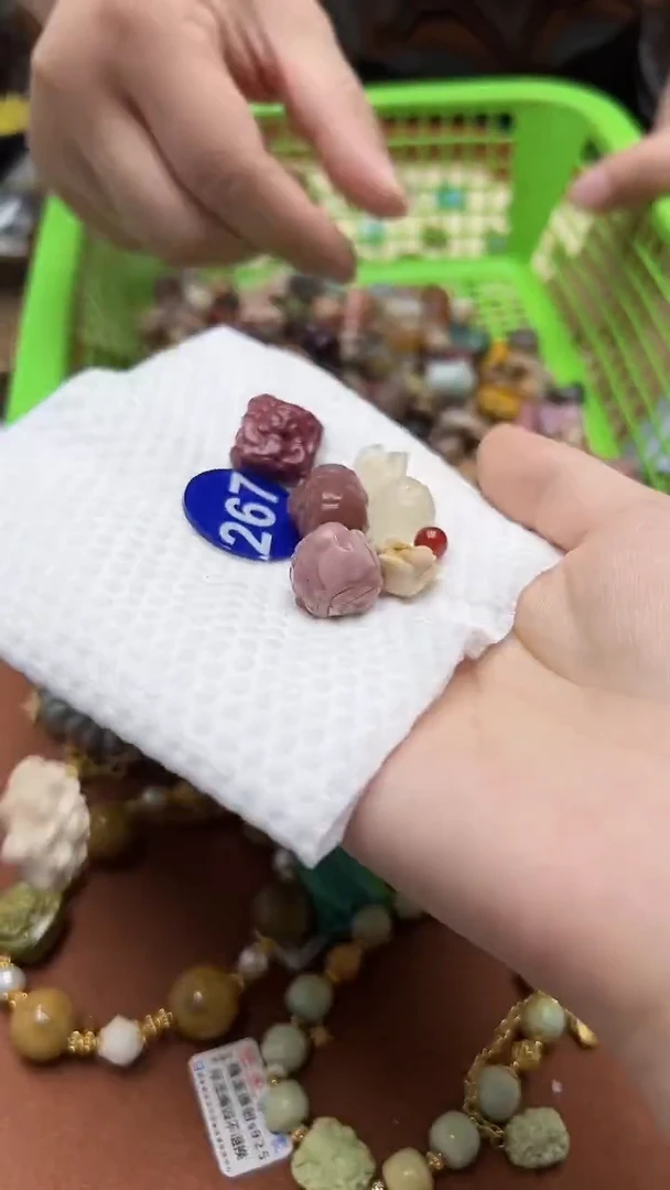 玛瑙/玉髓雕刻件未镶嵌267随机发