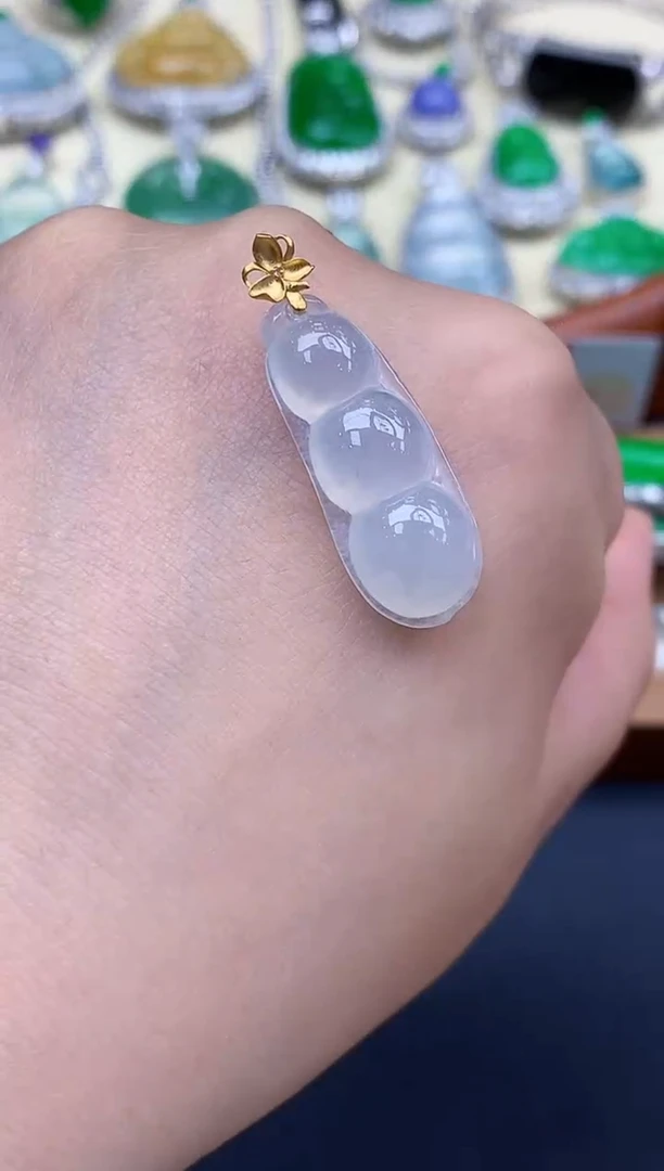 颈饰18K金镶嵌翡翠83-中国好珍宝