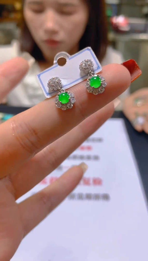 未镶嵌翡翠耳饰多样性发一