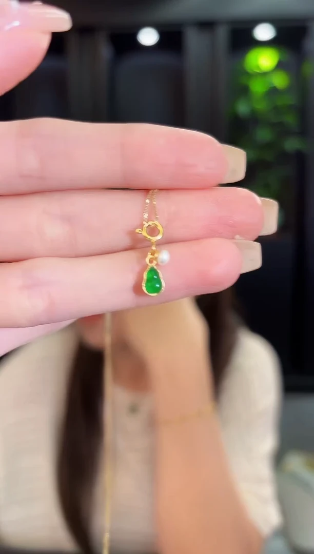 翡翠未镶嵌吊坠(不含链) 葫芦 翡翠/多样性发货/一件 赠手串