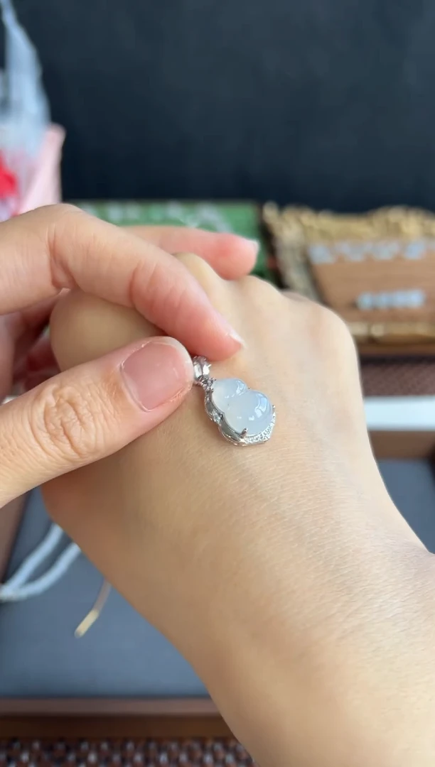 翡翠未镶嵌颈饰104买断