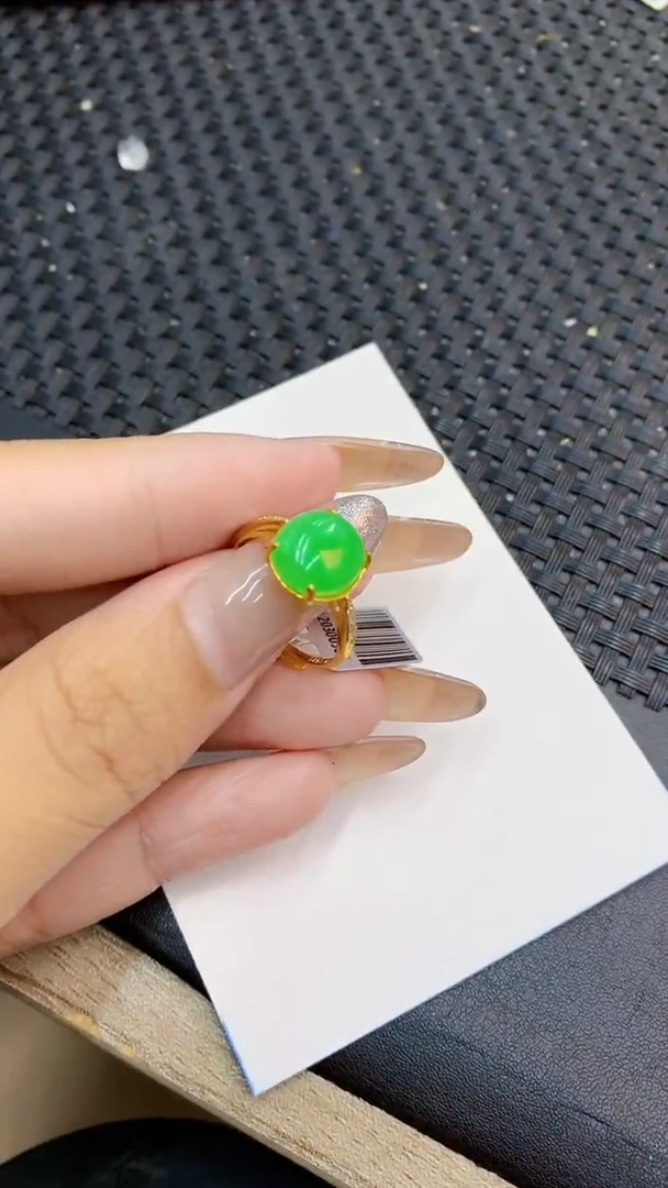 颈饰未镶嵌翡翠1