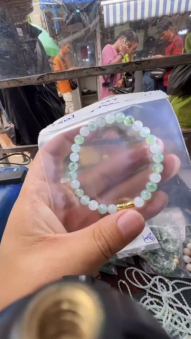 定制翡翠未镶嵌翡翠手串