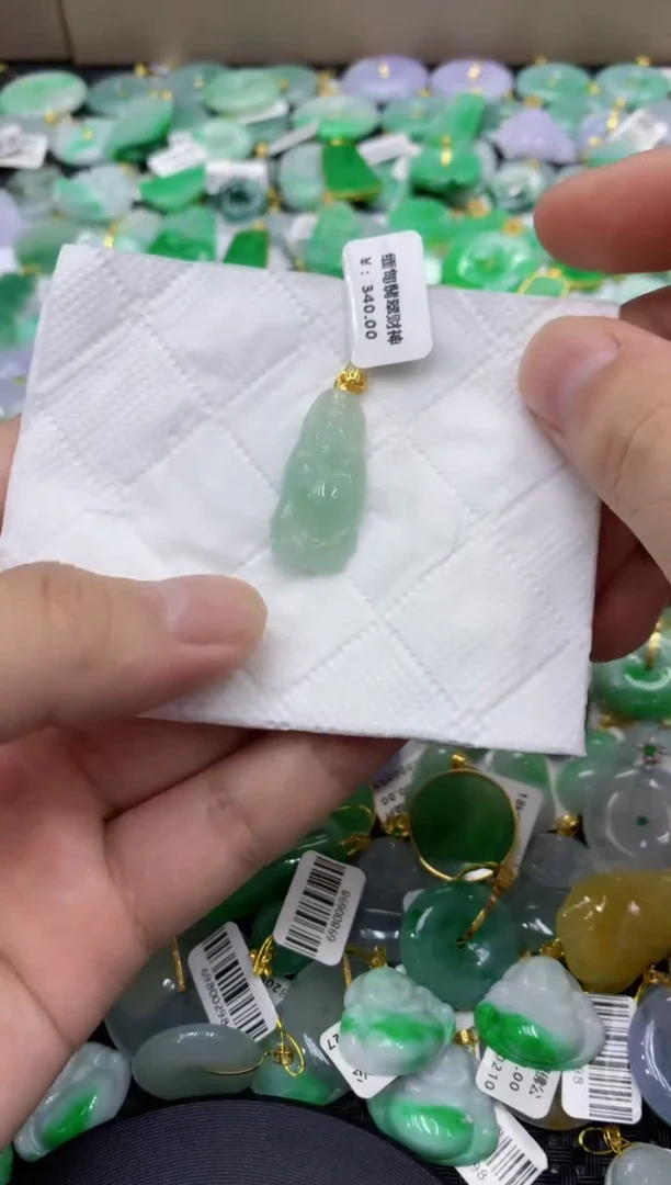 颈饰未镶嵌翡翠天然缅甸翡翠A货