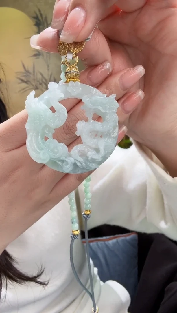 颈饰未镶嵌翡翠吊坠