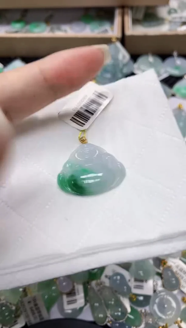 颈饰18K金镶嵌翡翠111111111