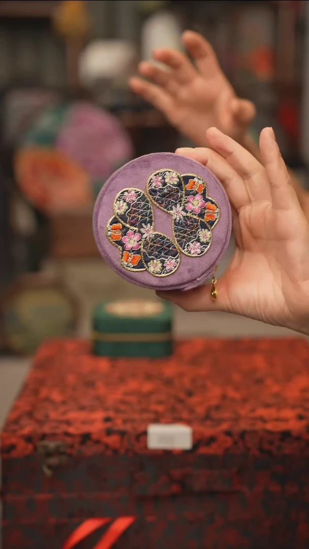 扇子绣花吊坠非遗