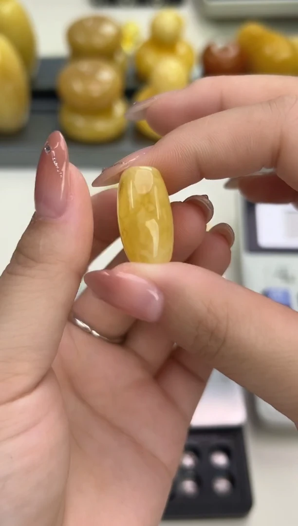 裸石琥珀未镶嵌琥珀蜜蜡吊坠