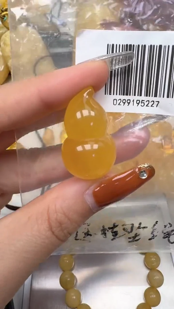 裸石琥珀未镶嵌如图