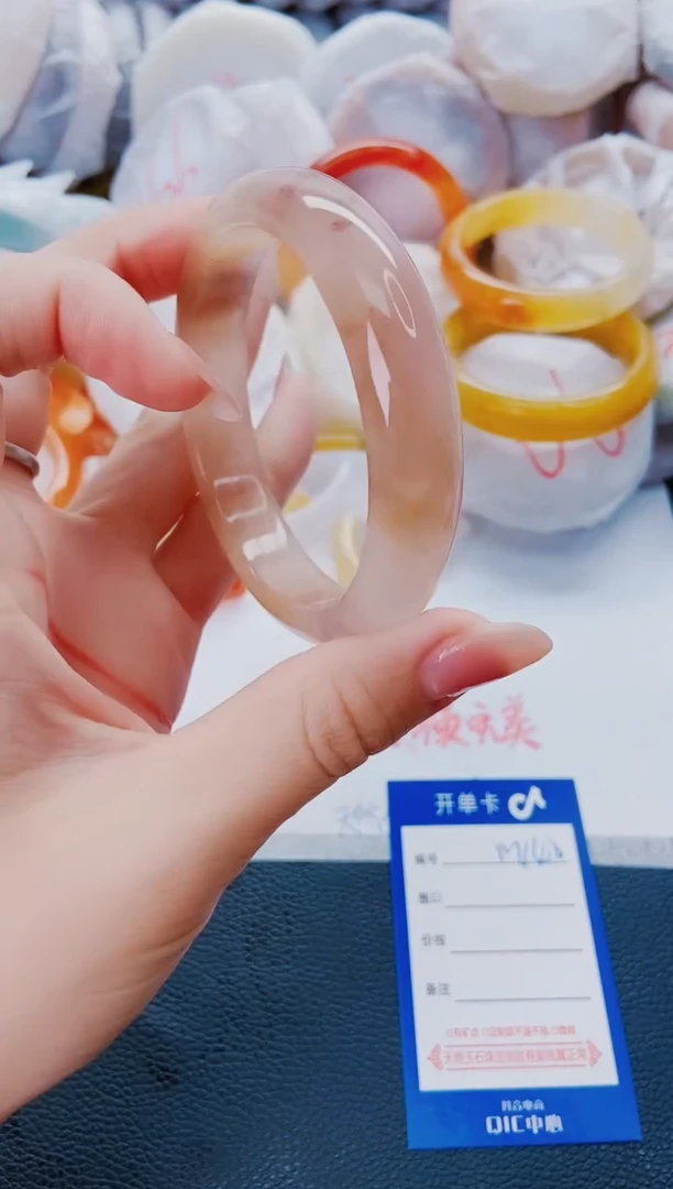 石英质玉手镯未镶嵌M140-59-60
